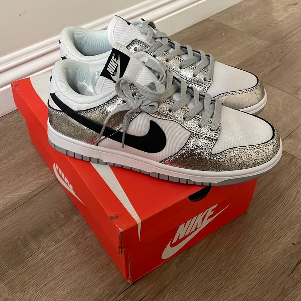 Nike Dunk Low Metallic Silver! Size 8 fits more like a size 81/2-9. Runs big.